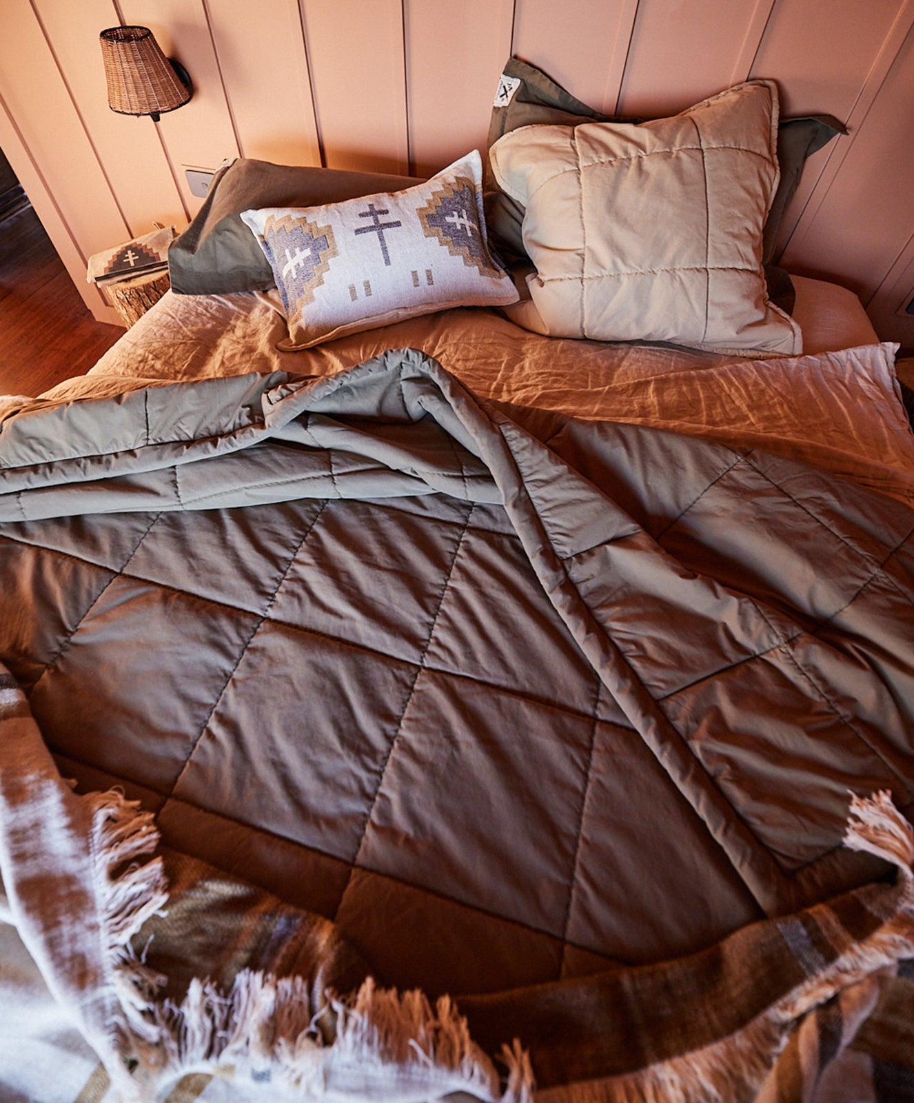 Organic Cabin Quilt | Khaki