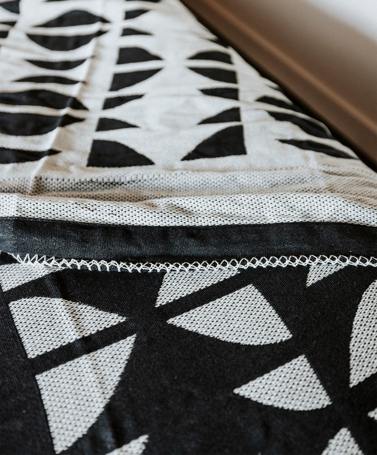 Moonrise Bed Blanket | Black