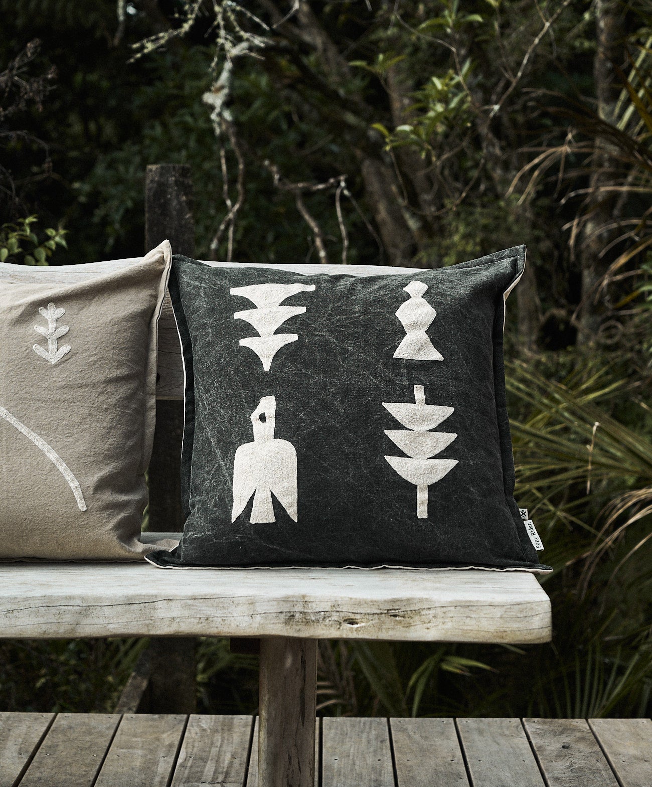 Elements Cushion | Black