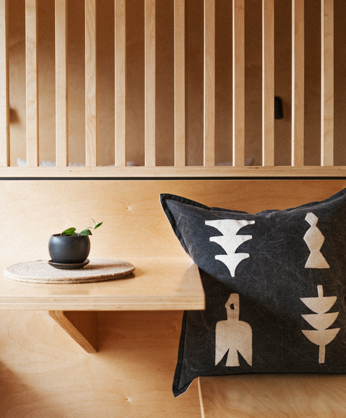 Elements Cushion | Black