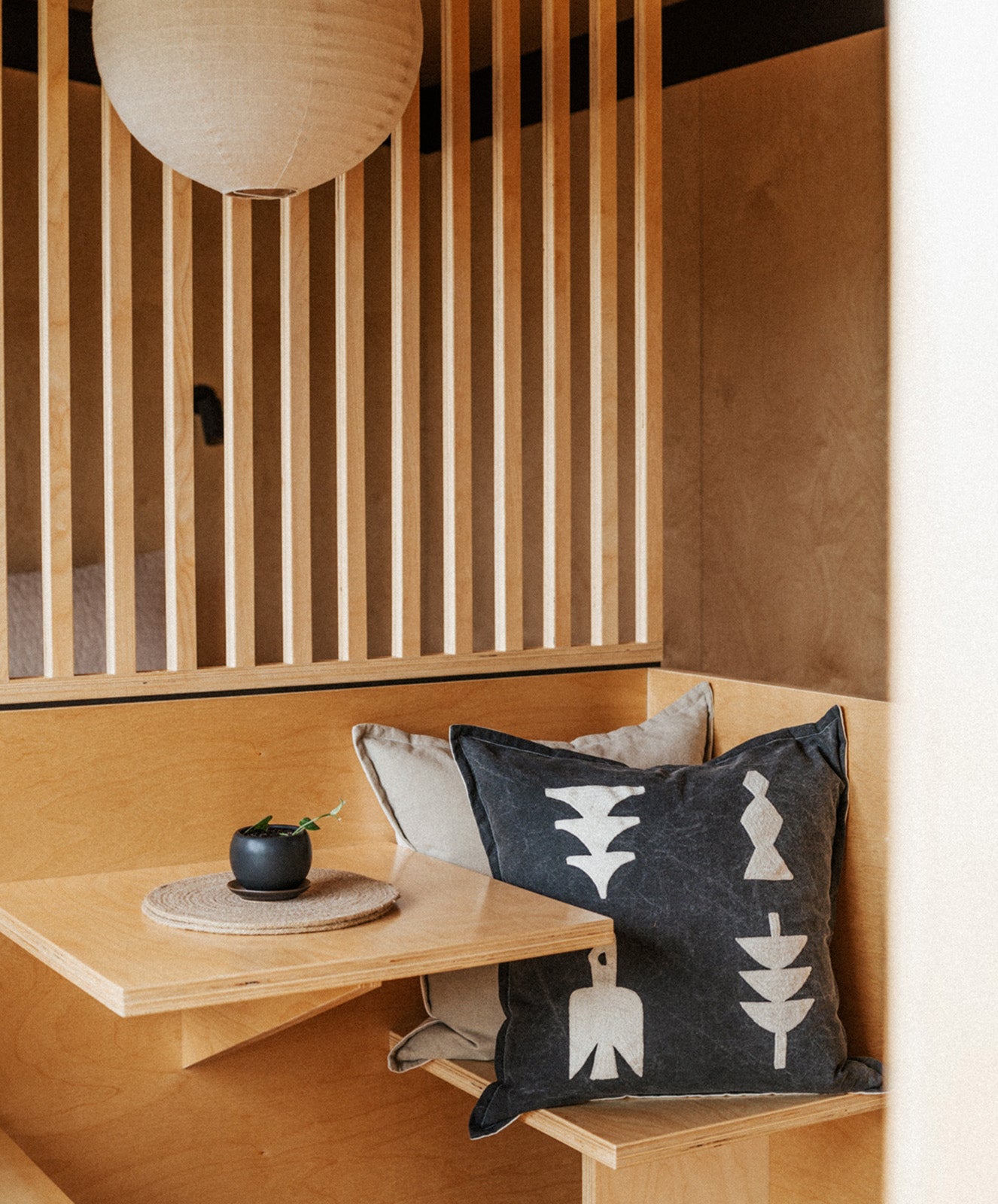 Elements Cushion | Black