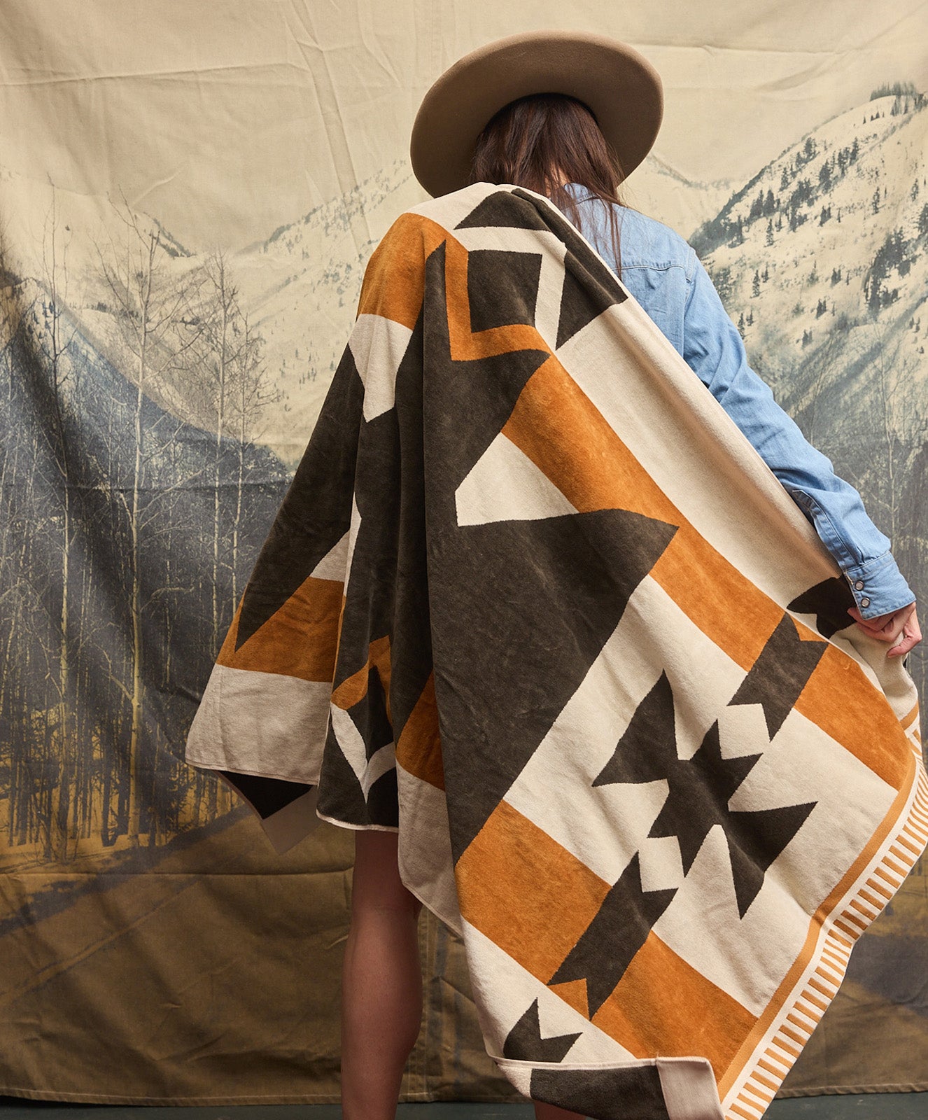 PRE-ORDER Canyon River Large Towel | Natural / Blue