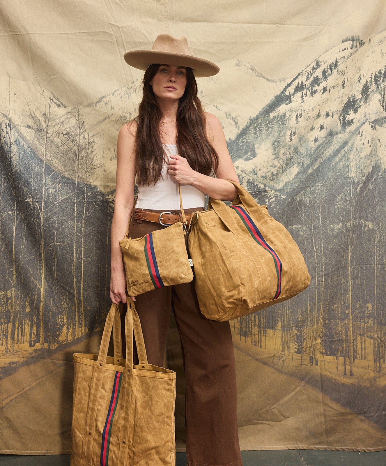Escapee Clutch with Strap | Golden Tan