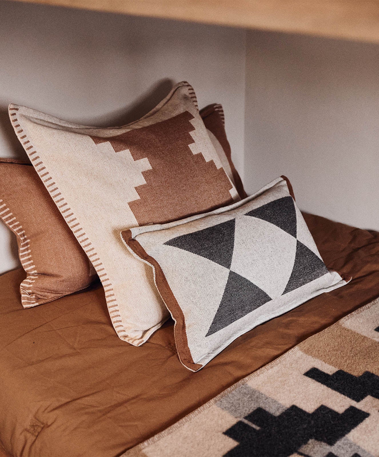 Lil Rocky Peaks Cushion | Natural