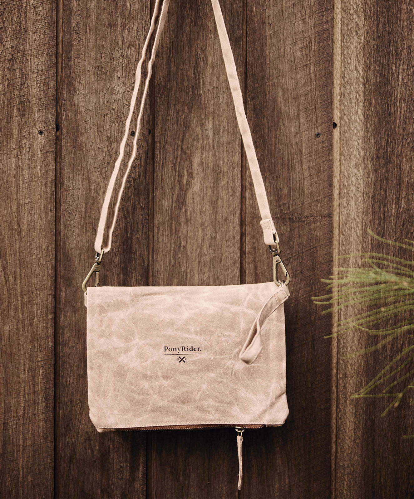 Market Clutch with Strap | Mocha