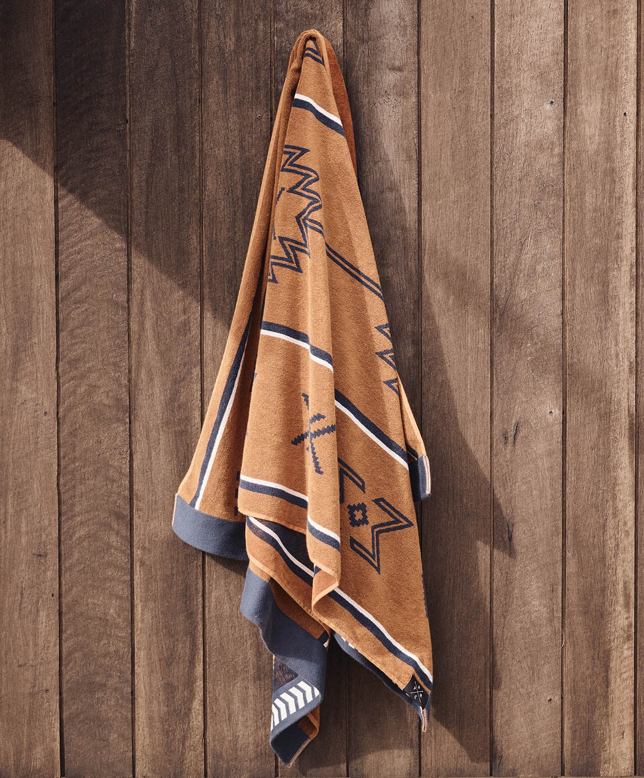 Seeker Large Towel | Navy Tan