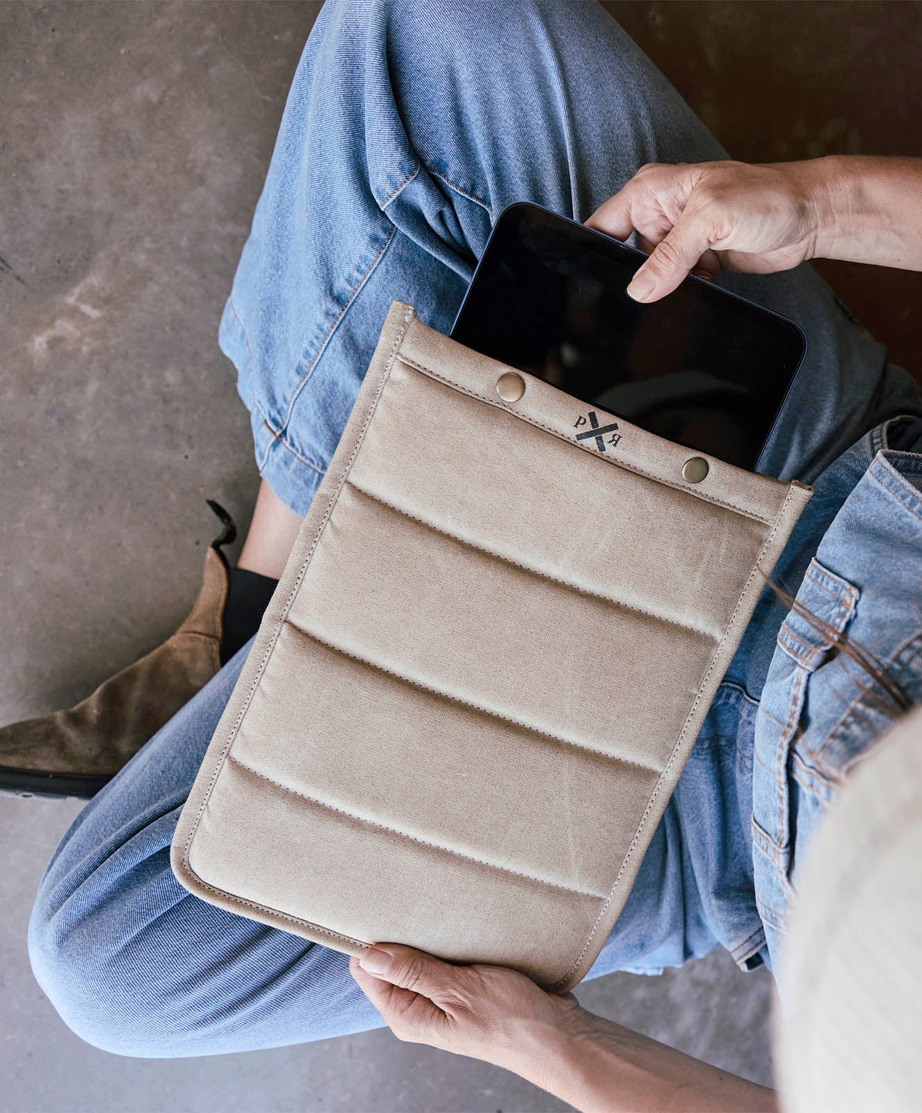 Road Tripper iPad Case | Light Safari