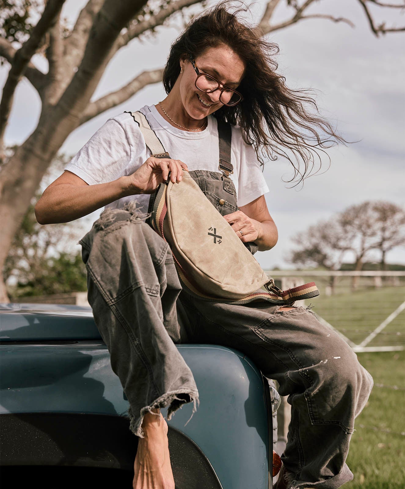 Slow Road Shoulder Bag I Waxed Canvas I Light Safari