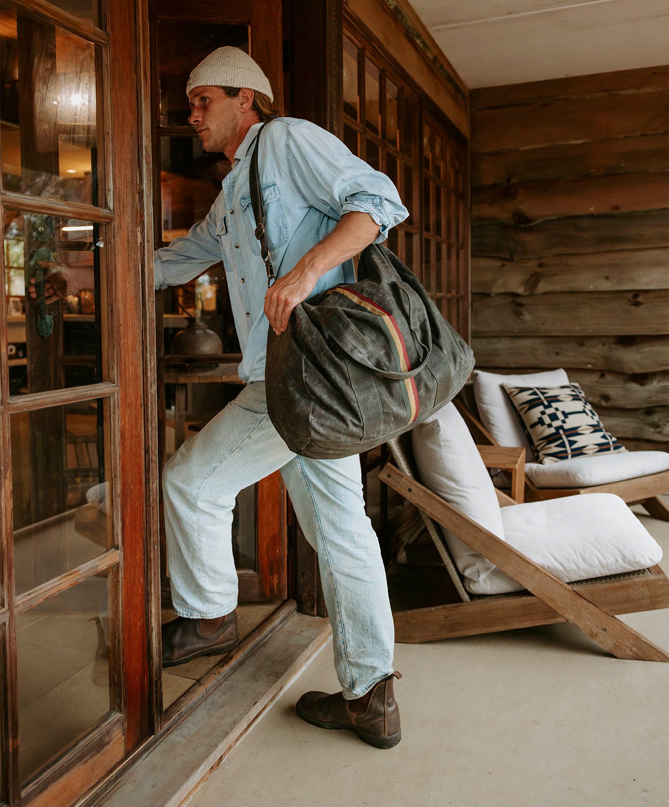 Escapee Overnight | Waxed Canvas | Black