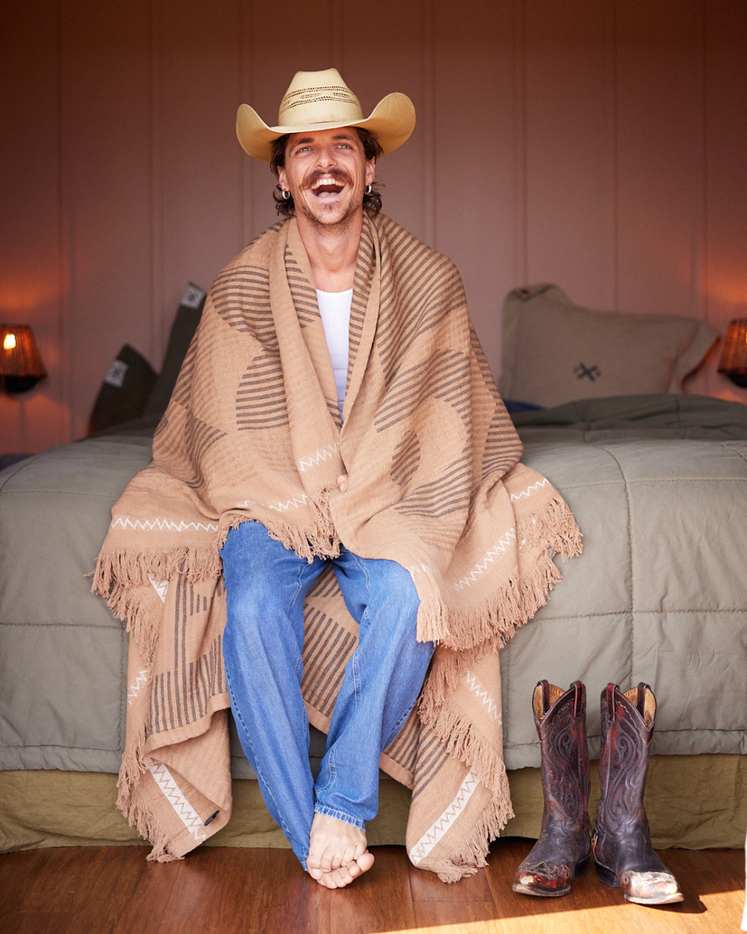 Azteca Travel Throw | Tan
