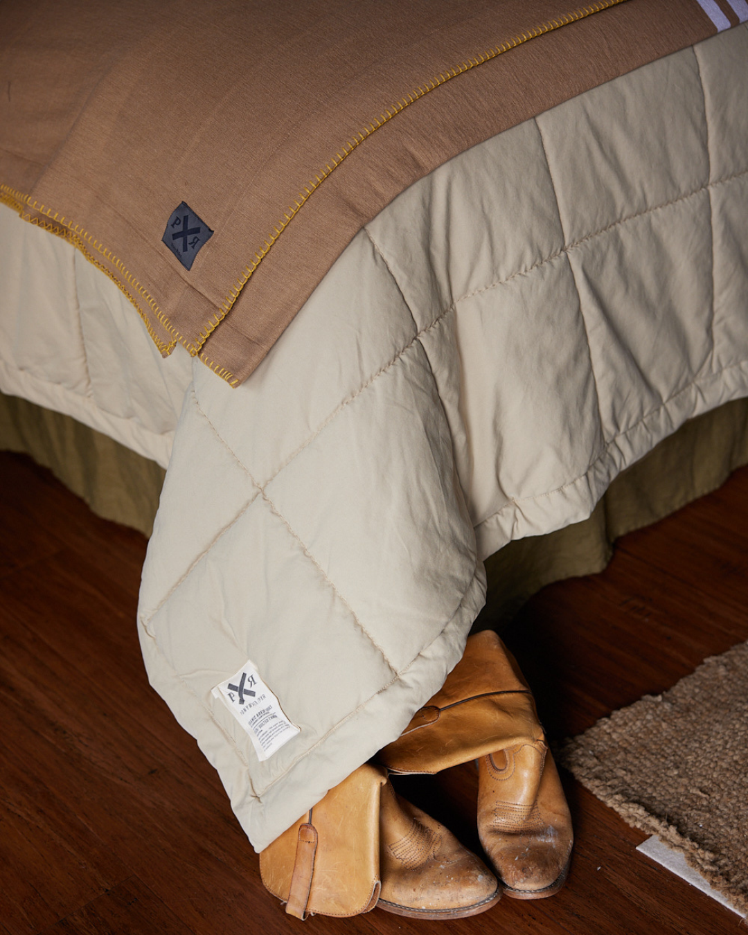 Organic Cabin Quilt | Light Safari