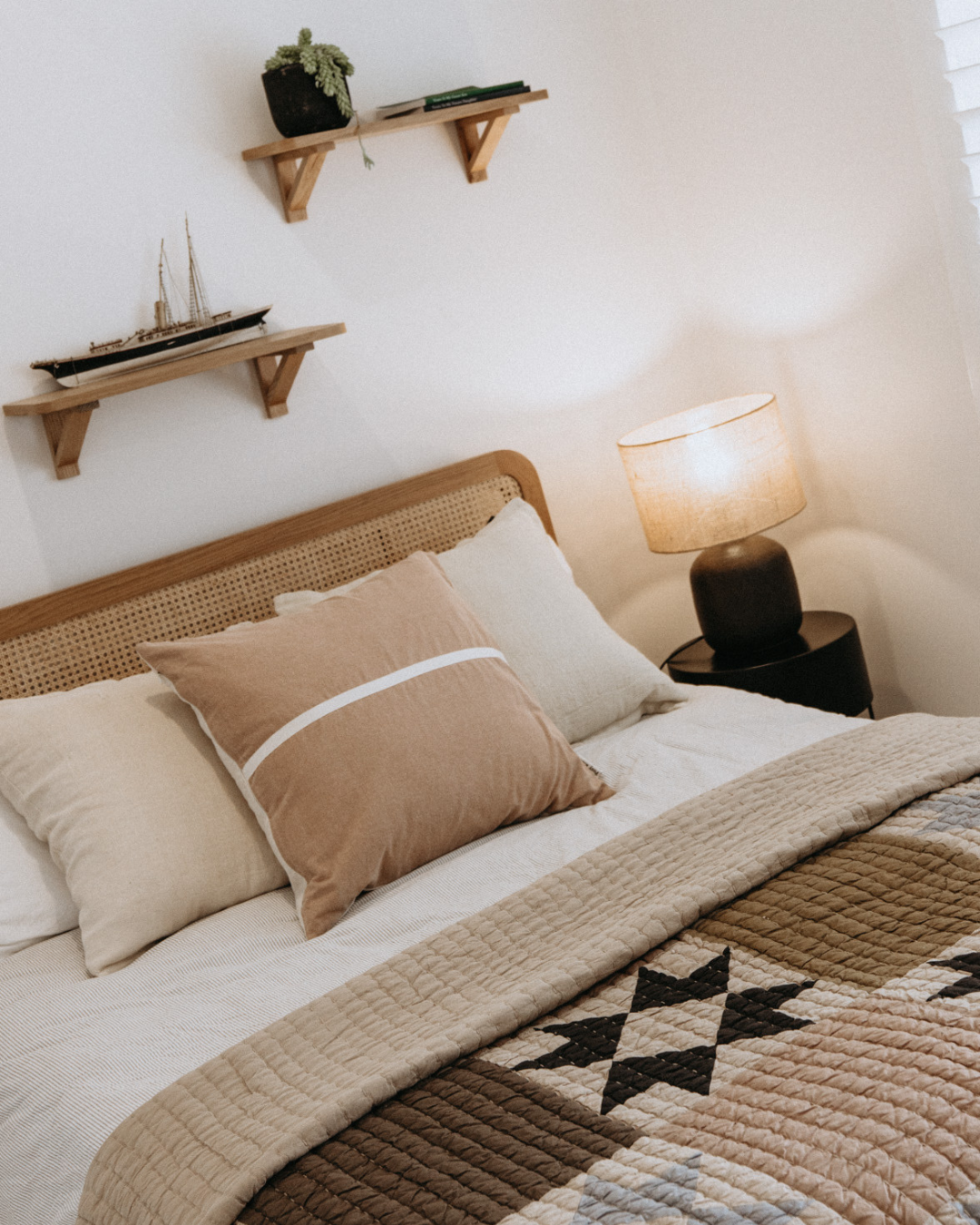 Wanderful Cushion | Donkey/Oats