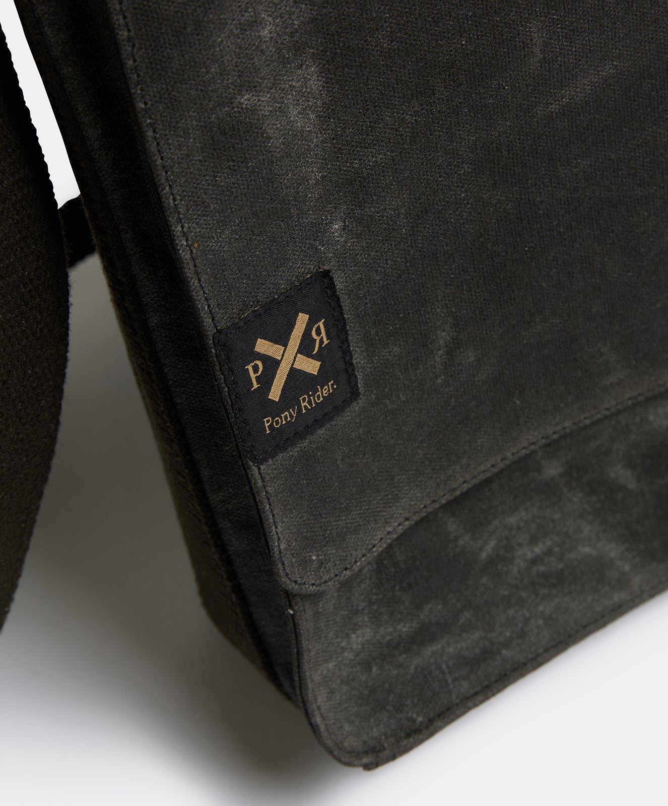 Slow Road Laptop Satchel | Black