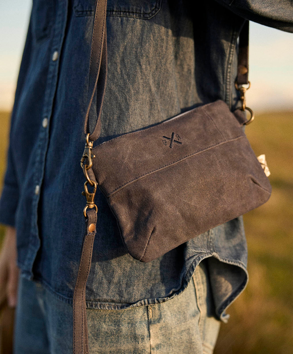 Slow Road Pouch| Navy | 21*14cm - PRE SALE