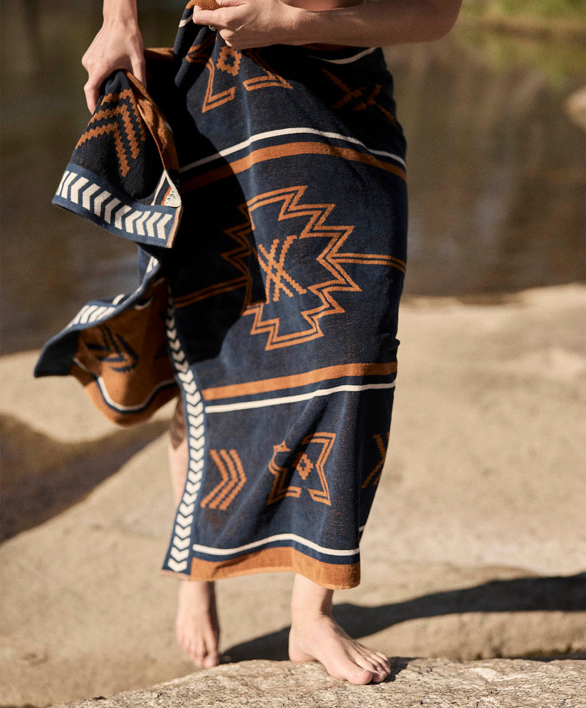 Seeker Large Towel | Navy Tan