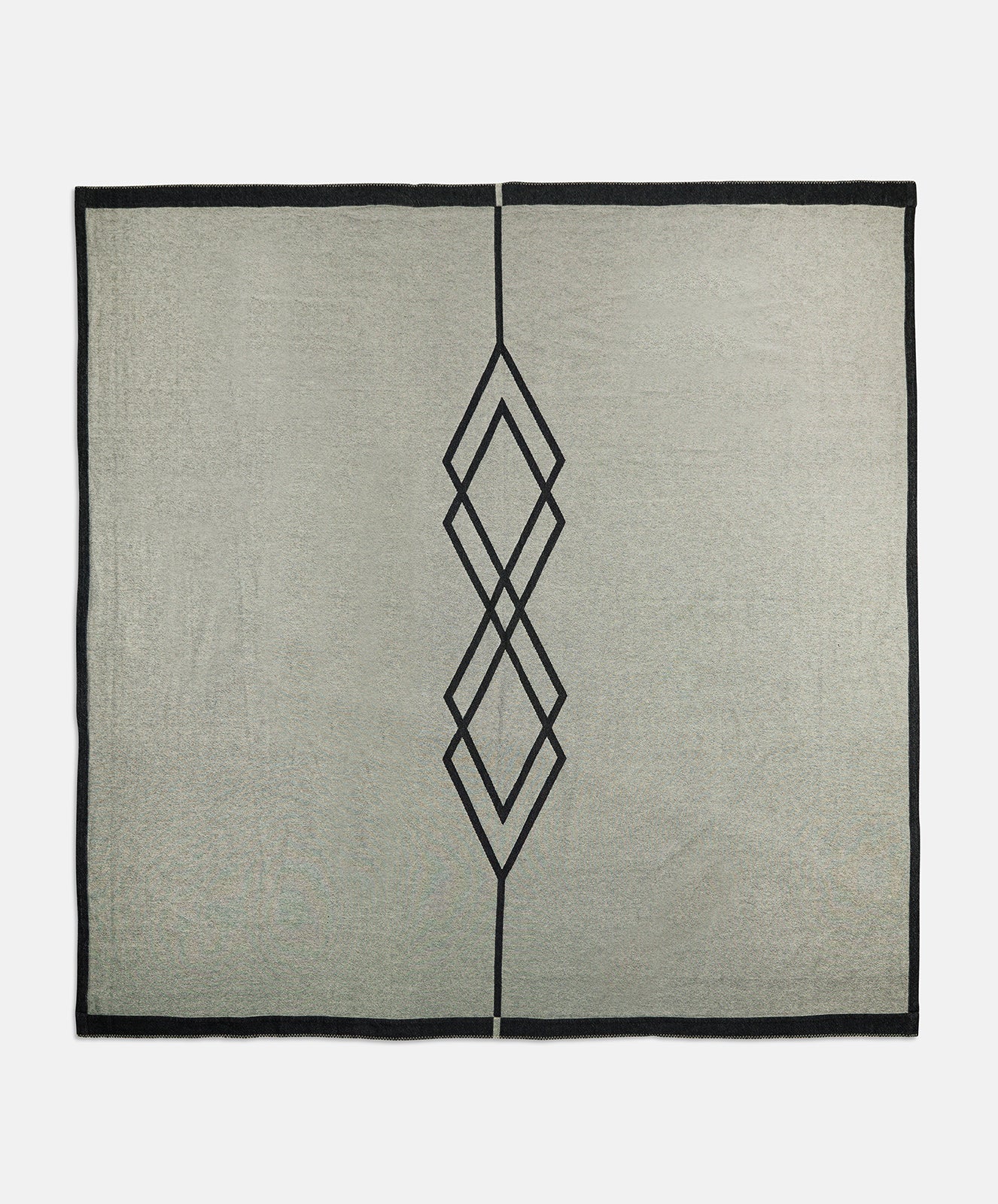 Dawn Ranger Blanket | Black/Oats | Super King