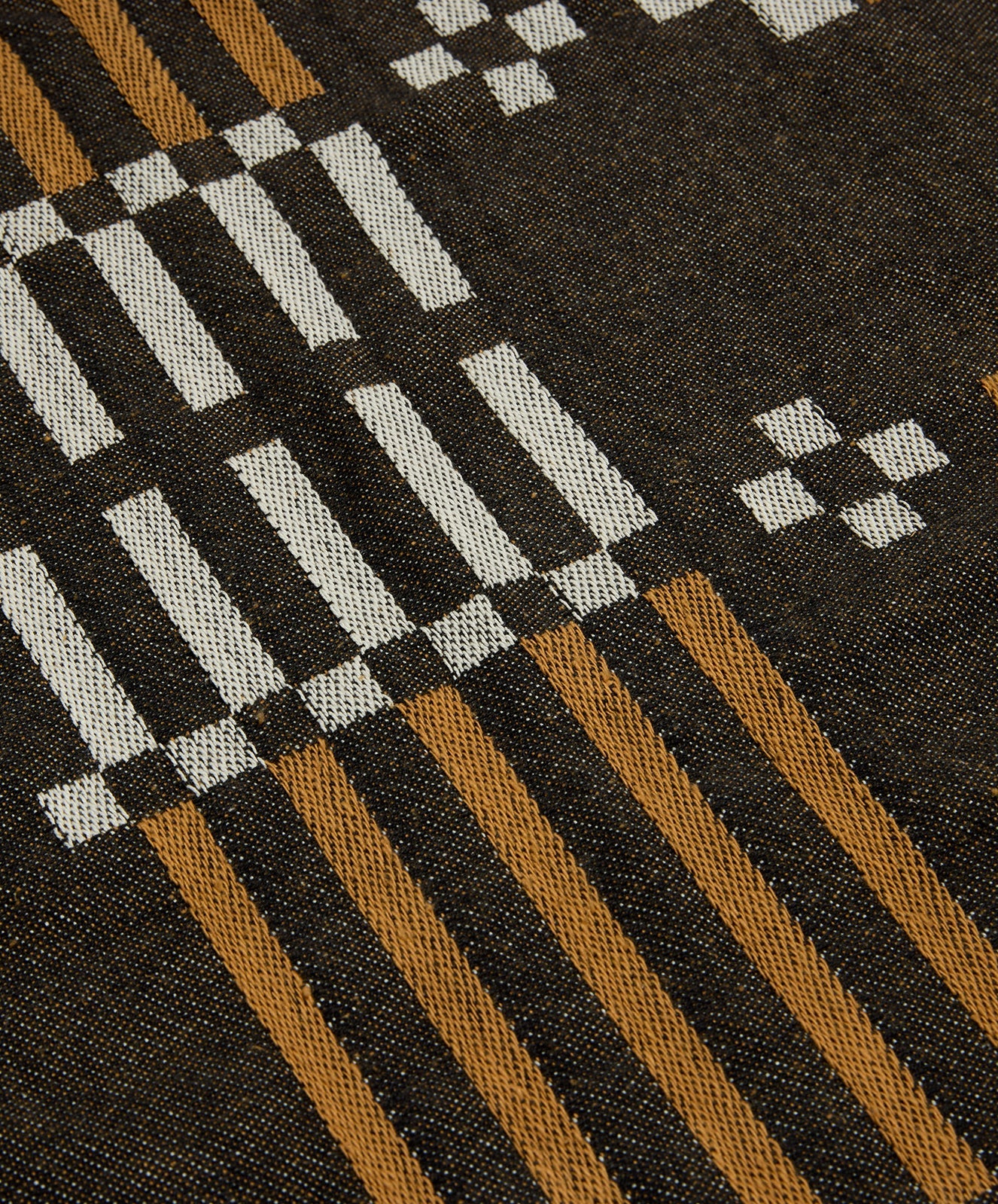 Alpine Retreat Throw | Black