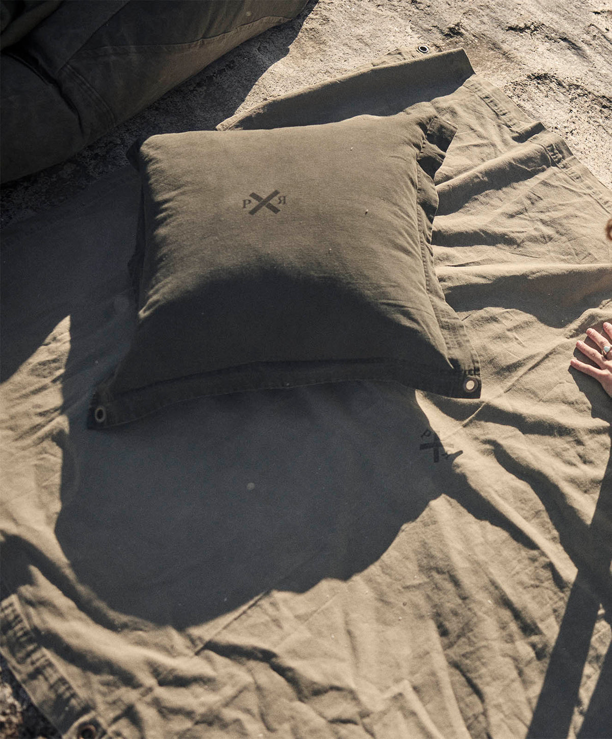 Highlander Canvas Throw | Olive Green