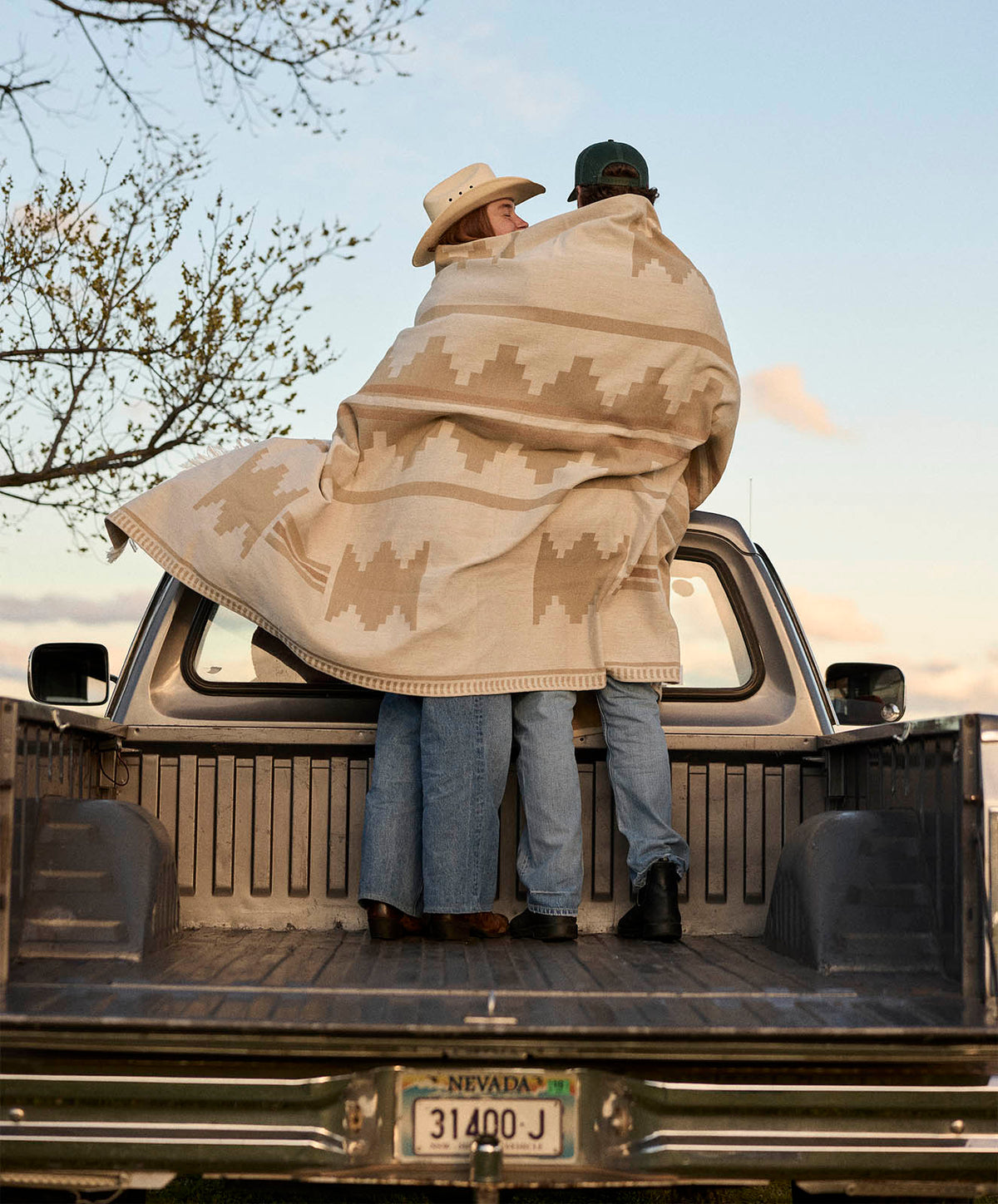 Up River Throw | Lt Safari | 150 * 220 - PRE SALE
