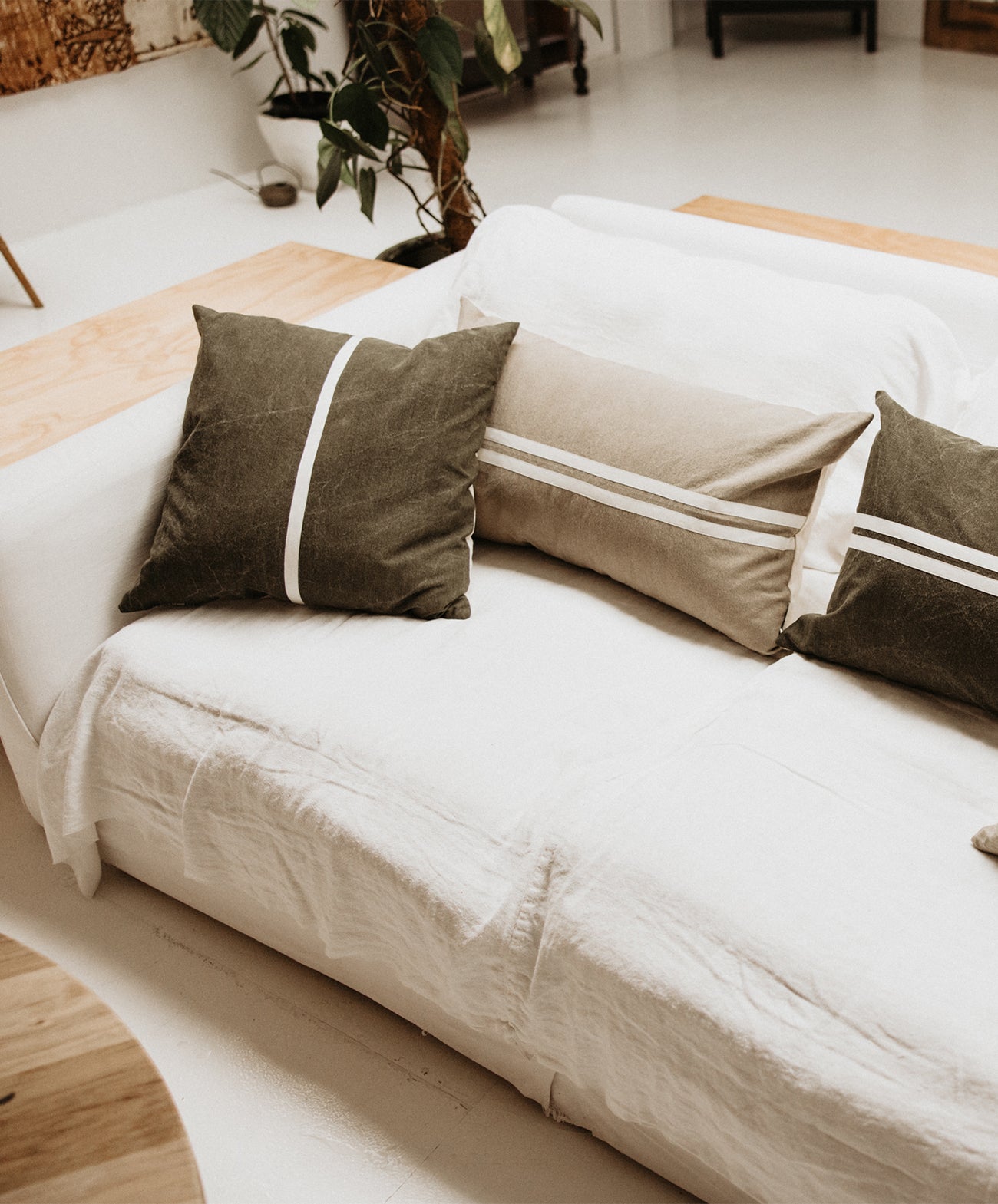 Wanderful Rectangle Cushion | Hessian