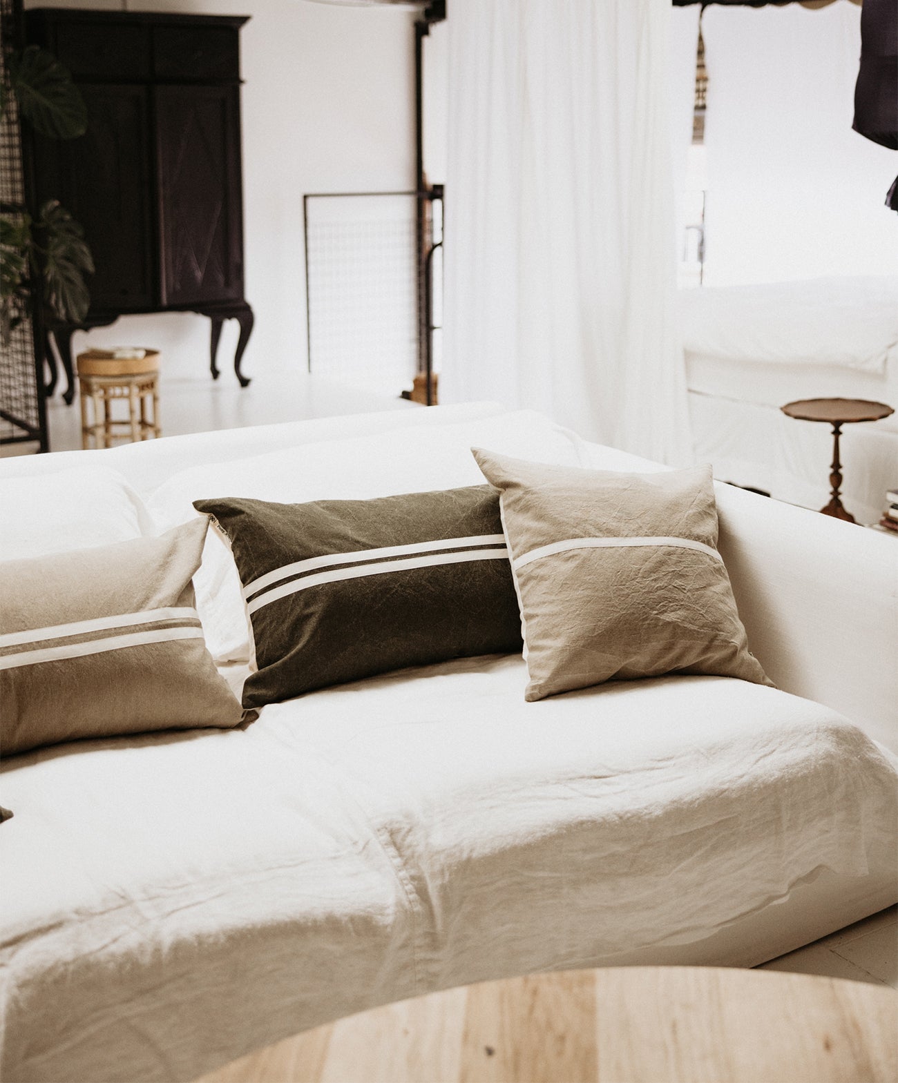 Wanderful Rectangle Cushion | Dark Shadow