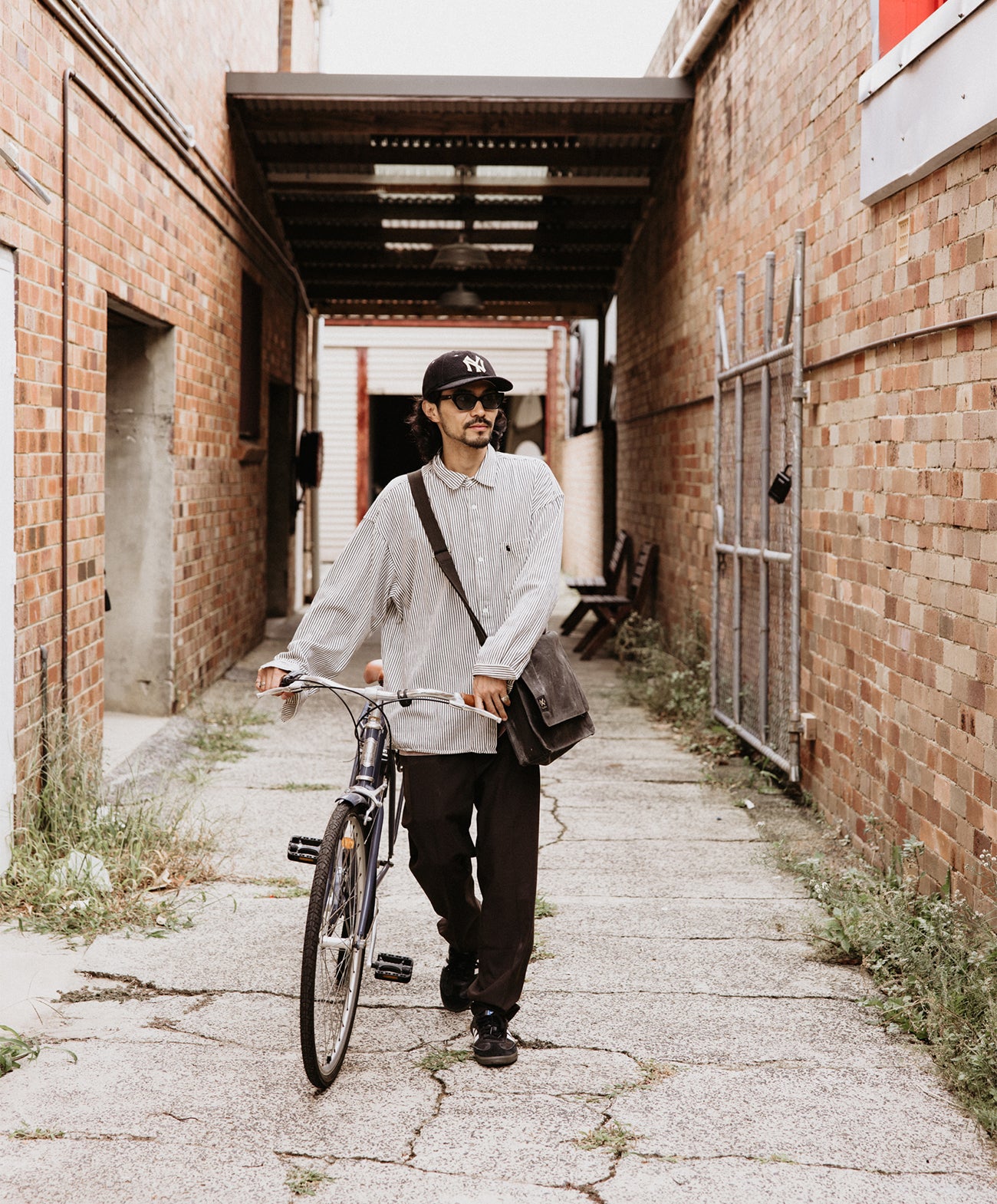Slow Road Laptop Satchel | Black
