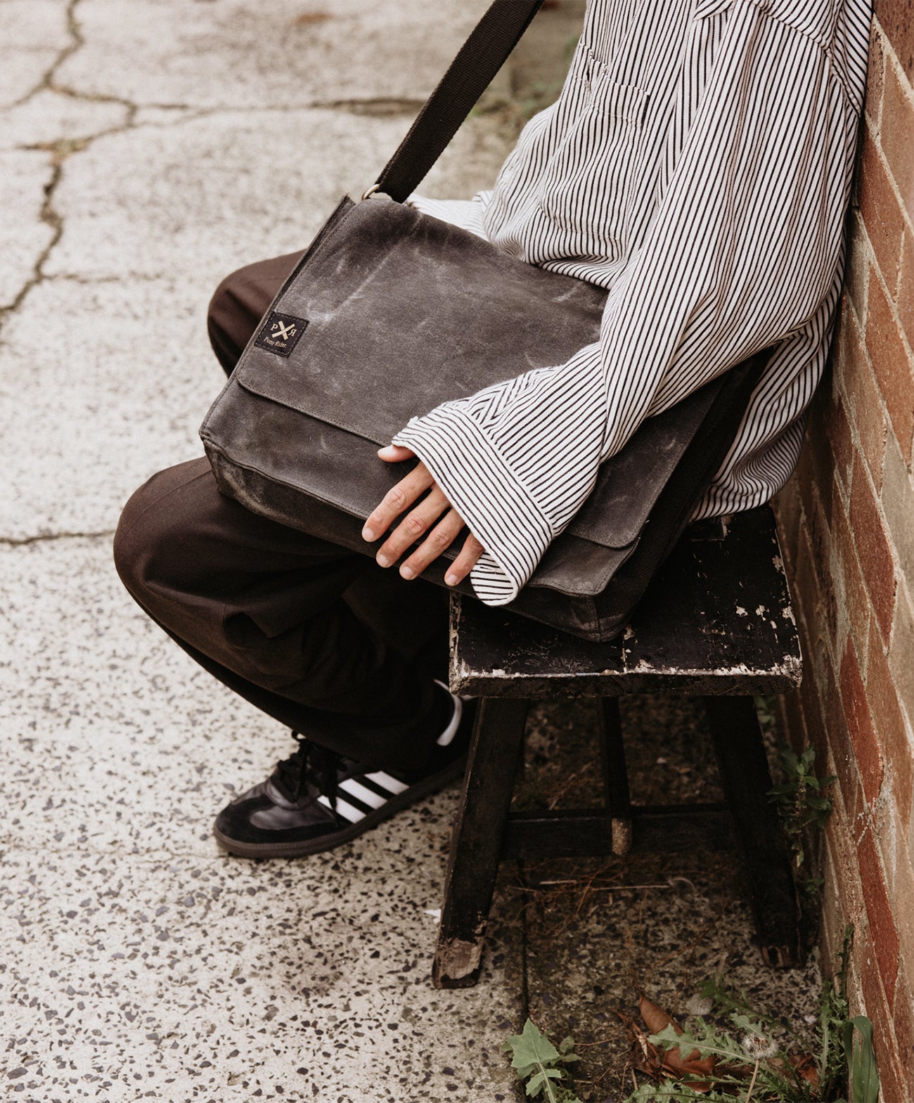 Slow Road Laptop Satchel | Black