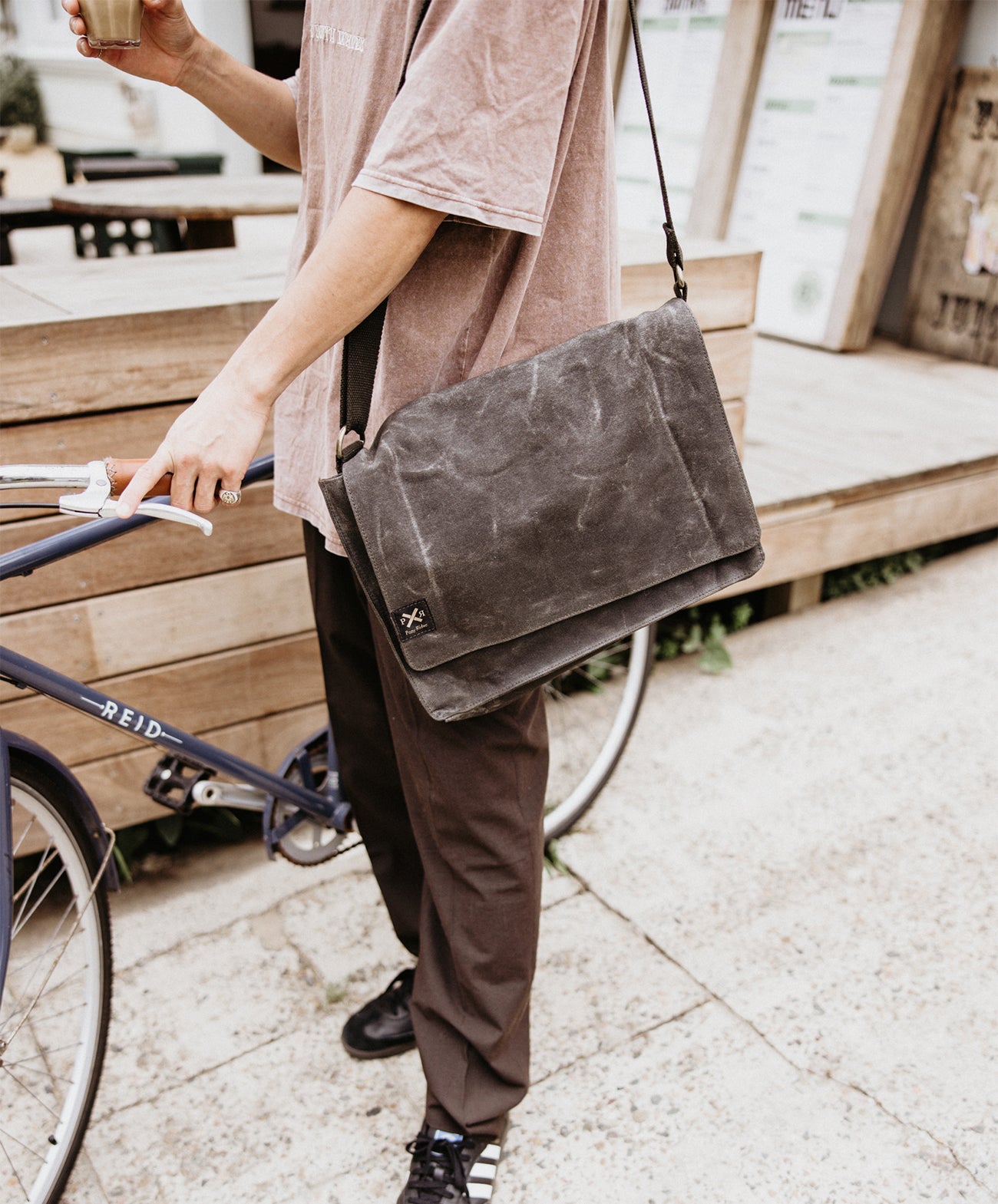 Slow Road Laptop Satchel | Black