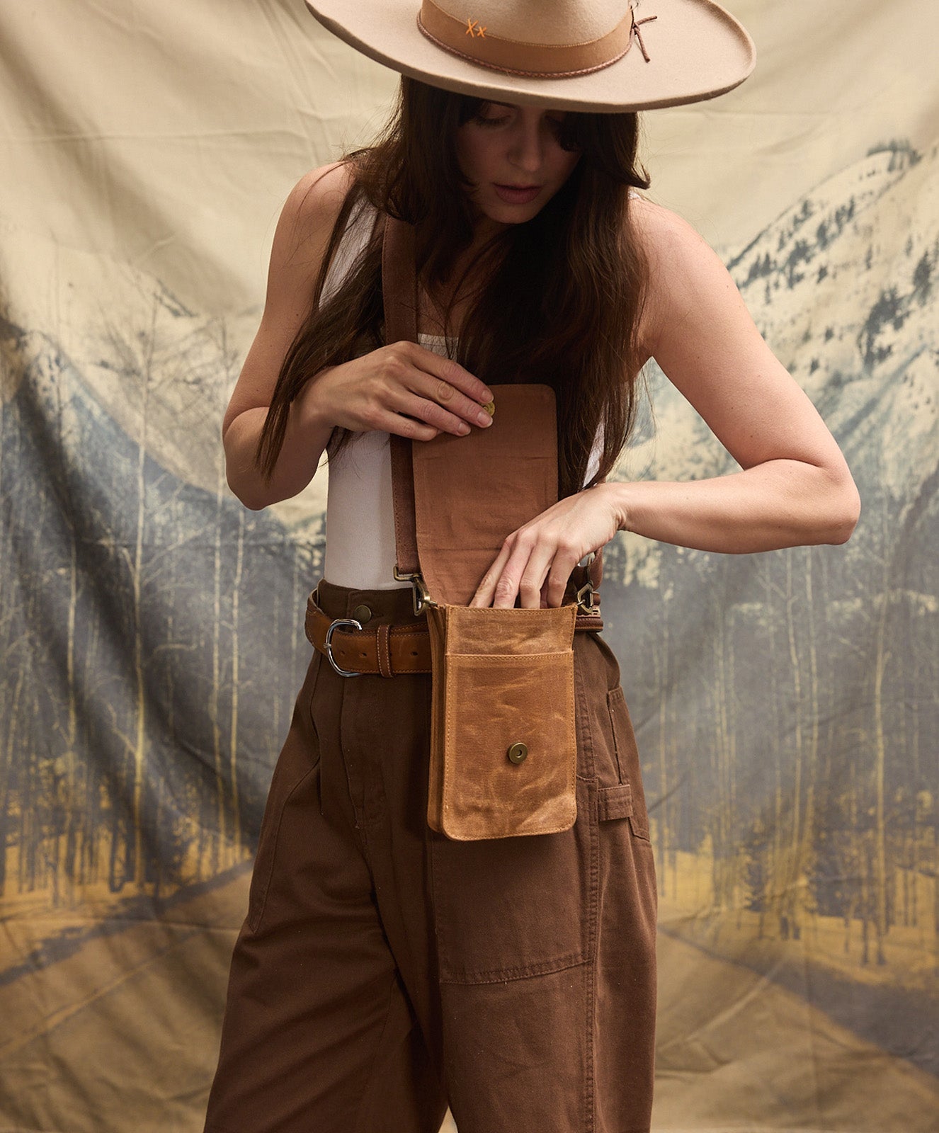 Slow Road Cross Body Phone Satchel Bag | Spicy Cowboy