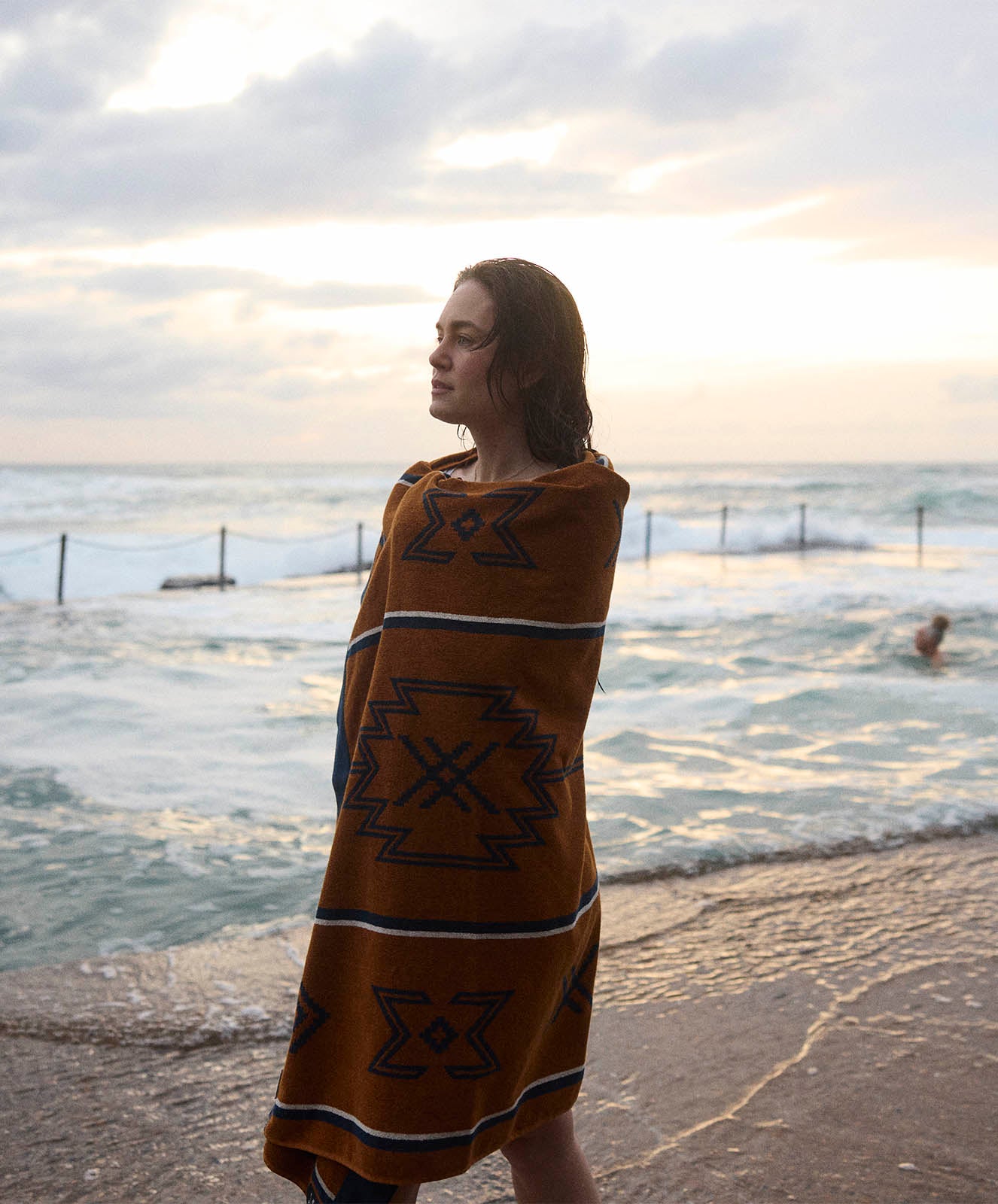 Seeker Large Towel | Navy Tan