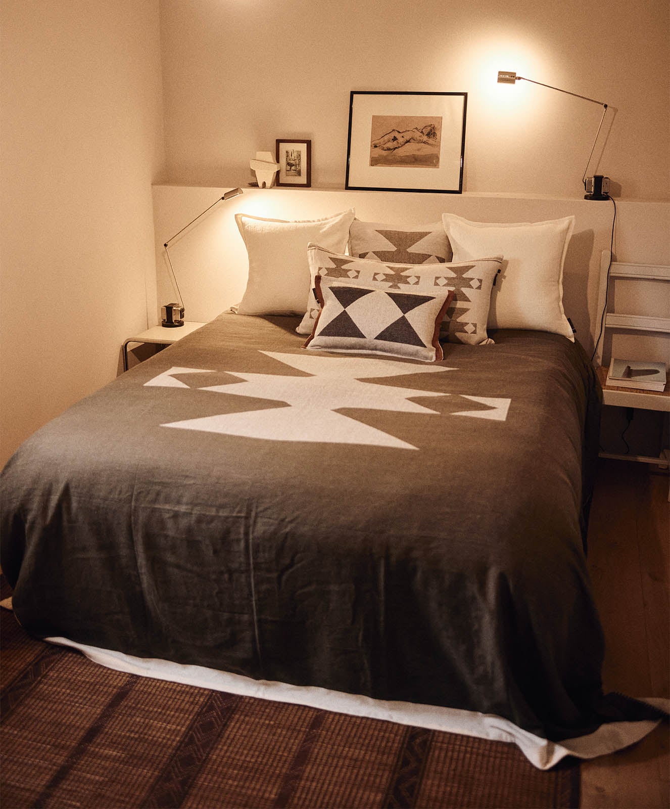 Forest Trail Bed Blanket | Dark Olive