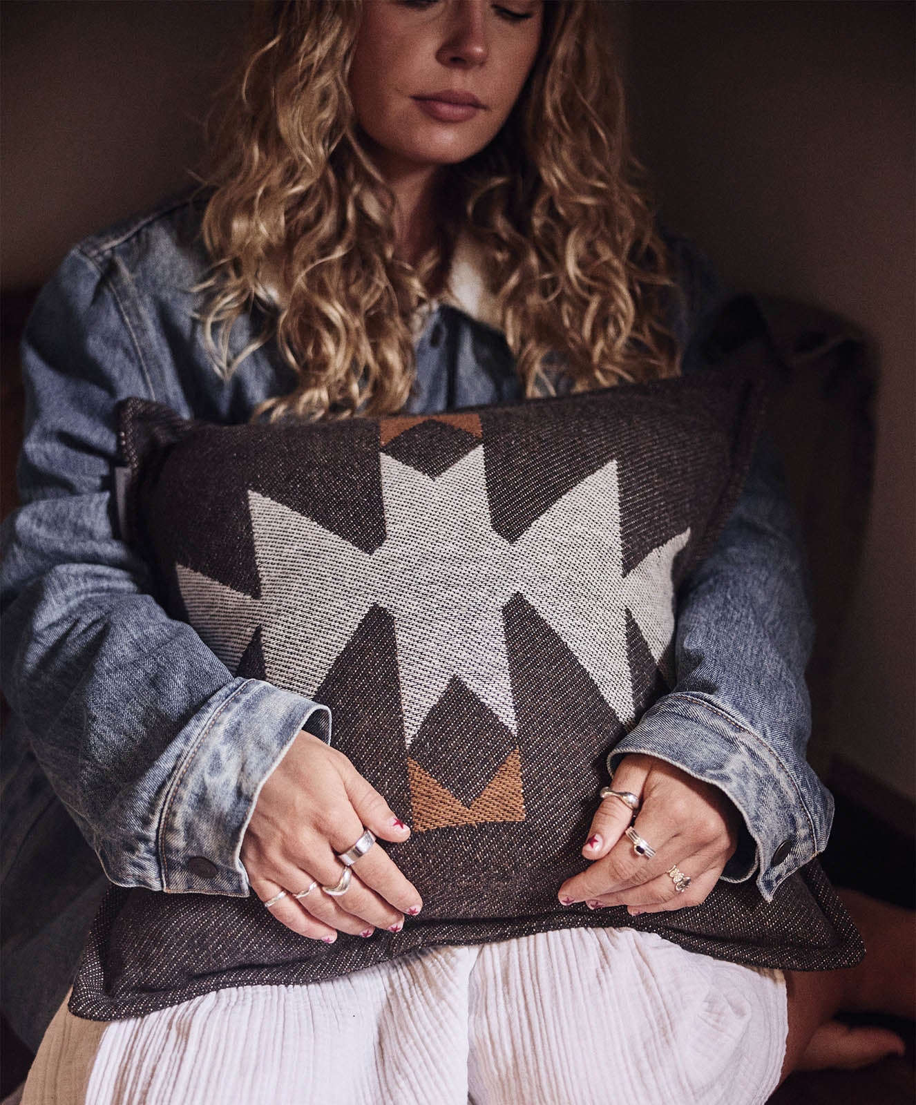 Rocky Peaks Cushion | Black