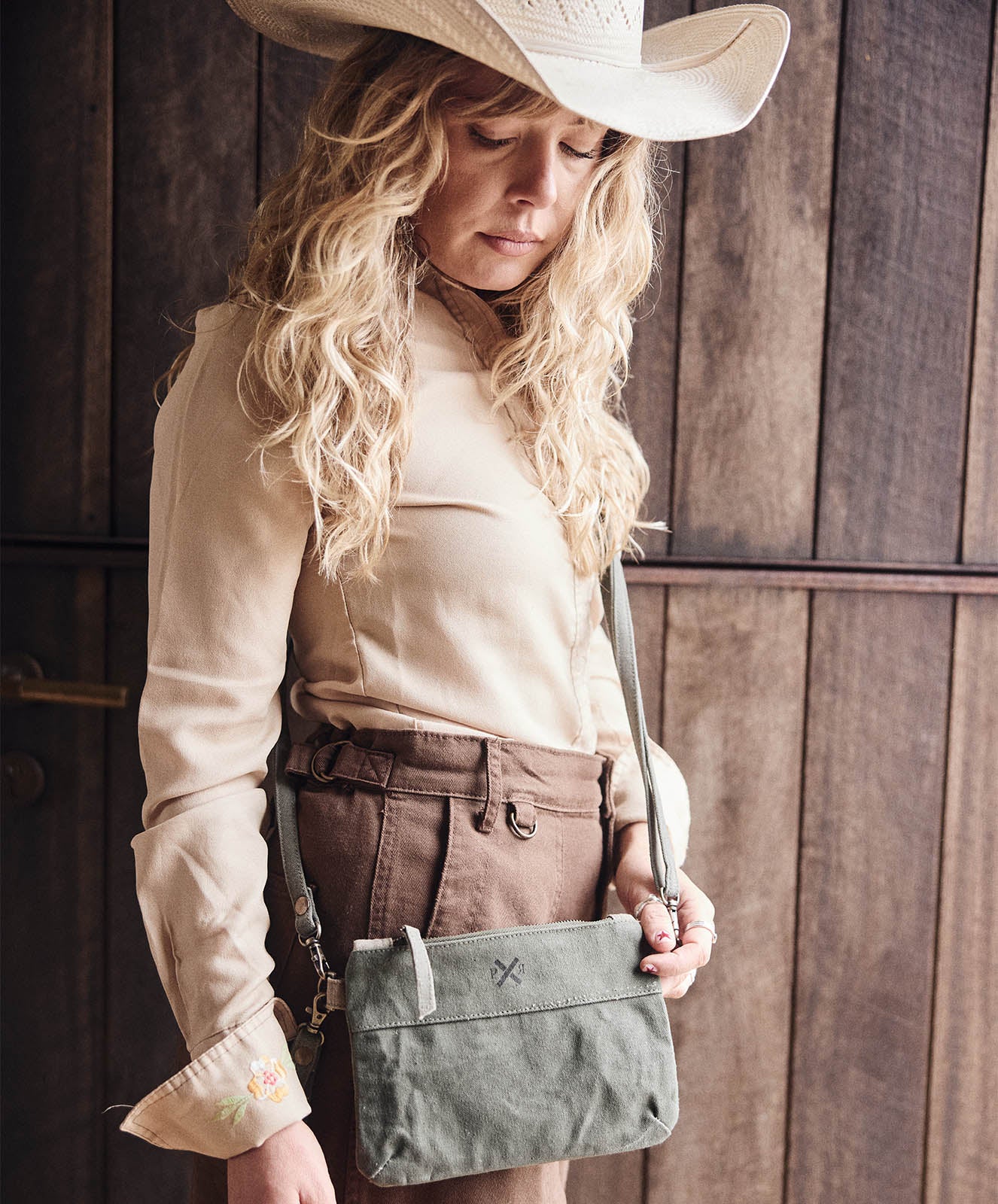 Messenger Pouch | Upcycled | Khaki
