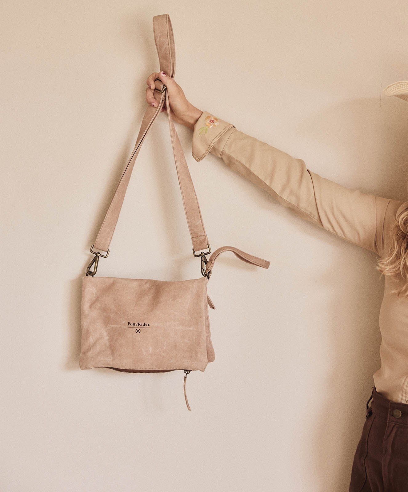 Market Clutch with Strap | Mocha