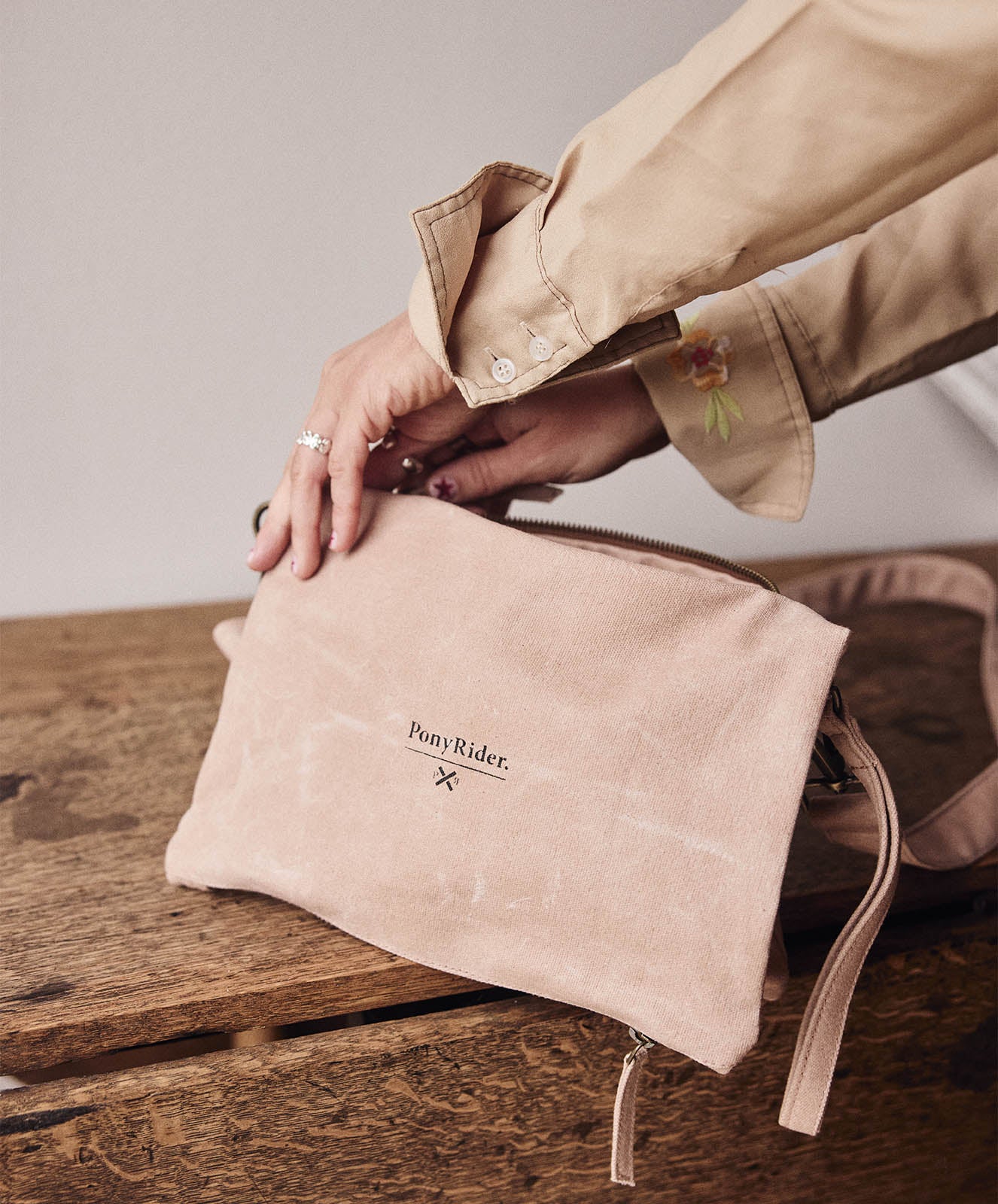 Market Clutch with Strap | Mocha
