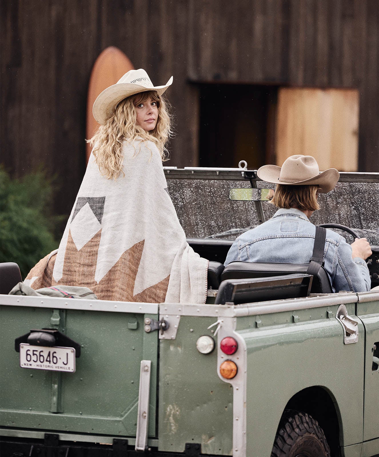 Rocky Peaks Throw | Natural