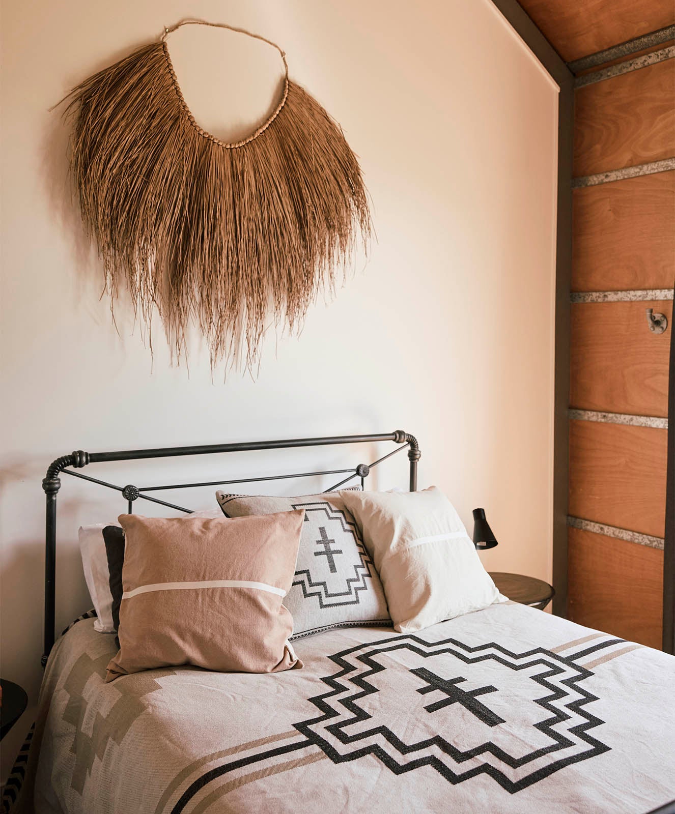 Tree Totem Cotton Bed Blanket | Cream