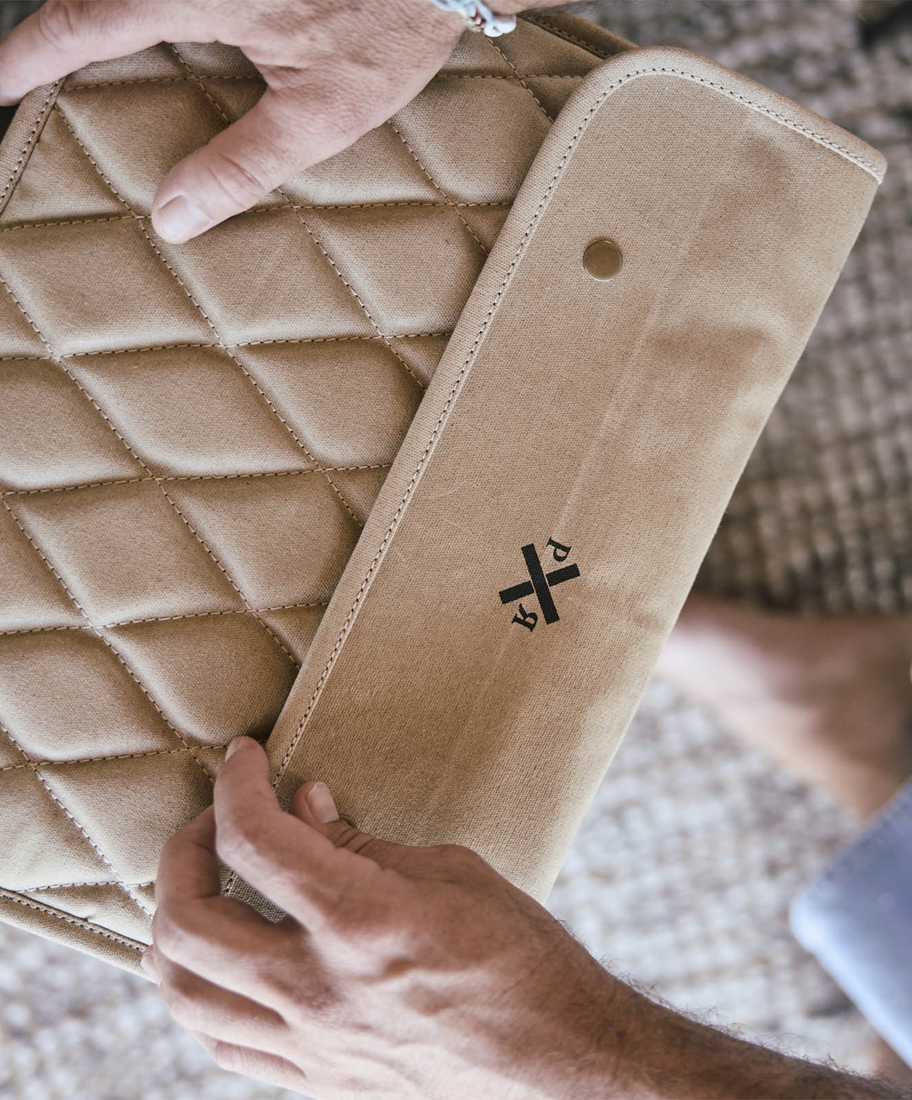 Road Tripper Laptop Case | Light Safari