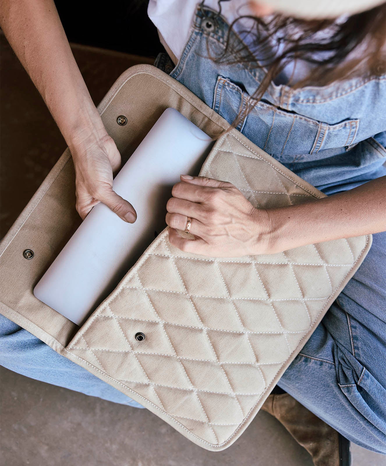 Road Tripper Laptop Case | Light Safari