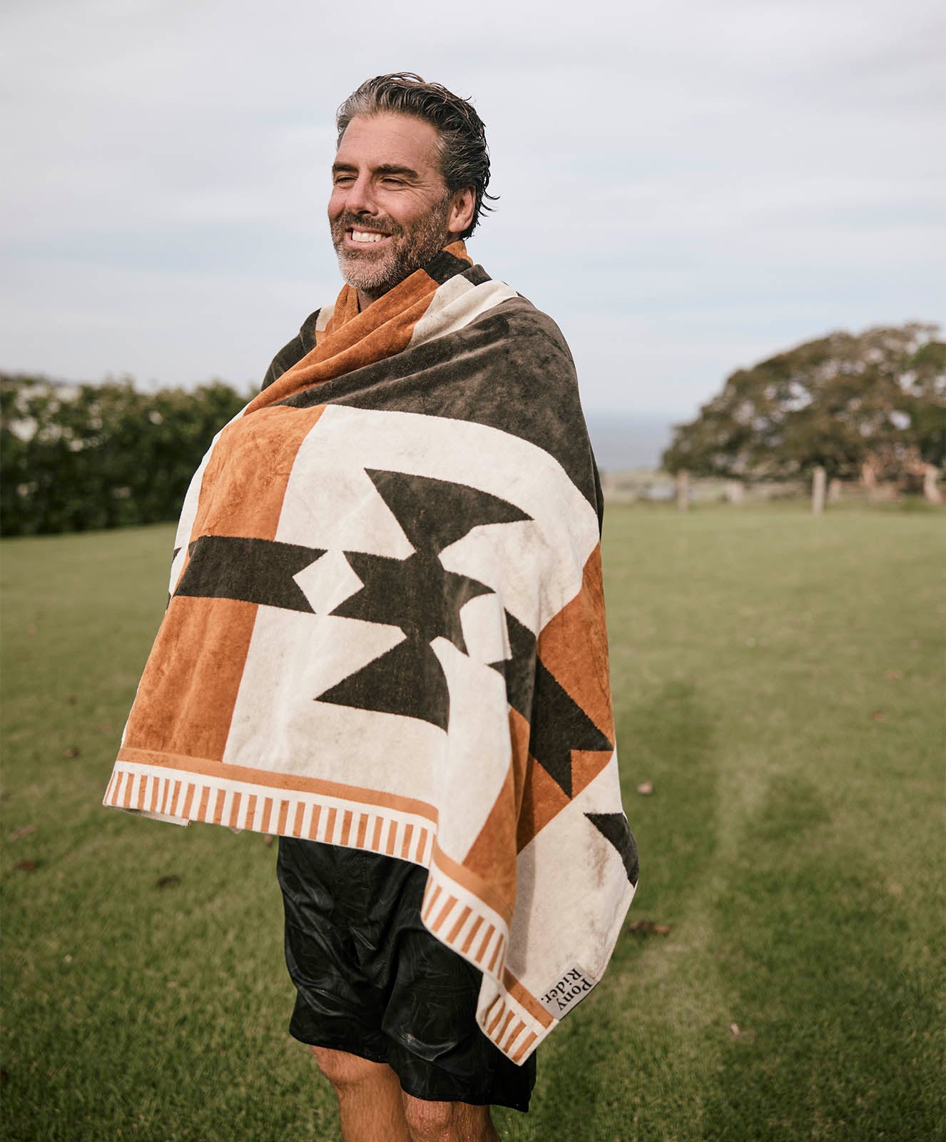 Rocky Mountain Large Towel | Natural / Khaki