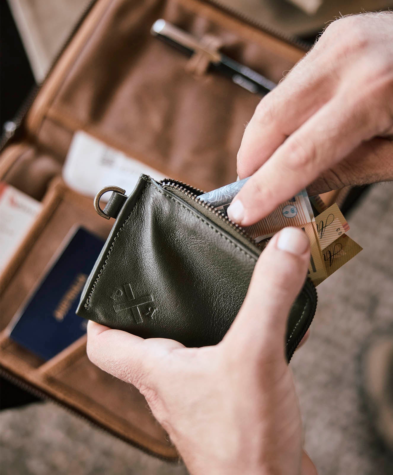 Day Tripper Wallet | Leather | Olive