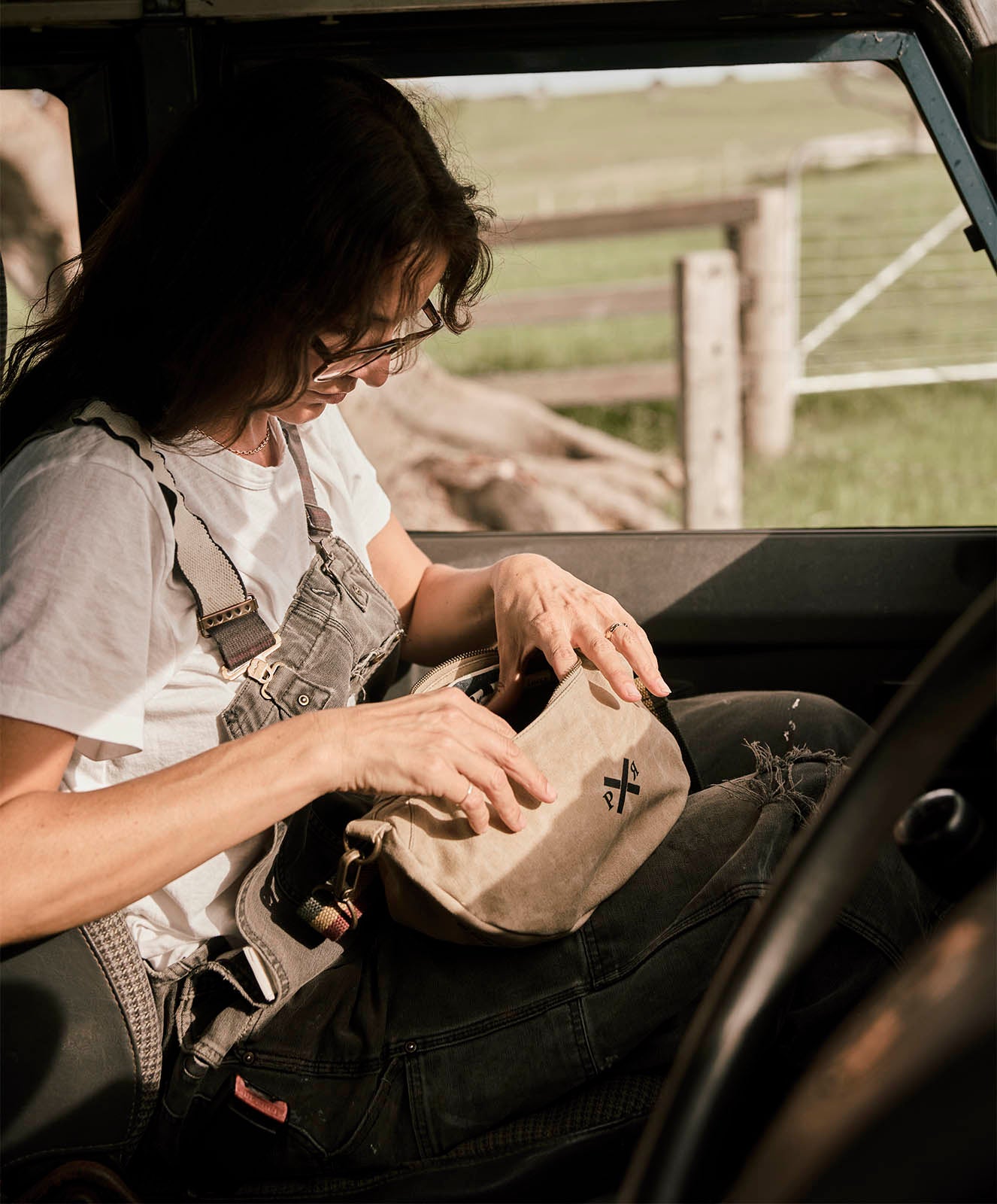 Slow Road Shoulder Bag I Waxed Canvas I Light Safari