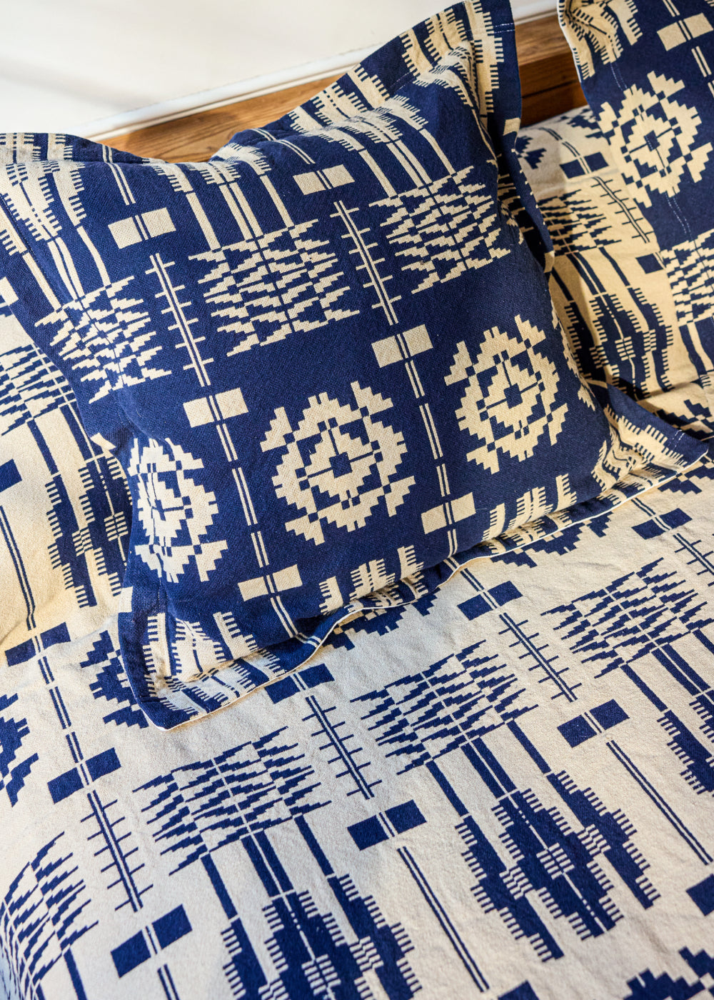 Lands Heritage Tapestry Cotton Blanket | Navy