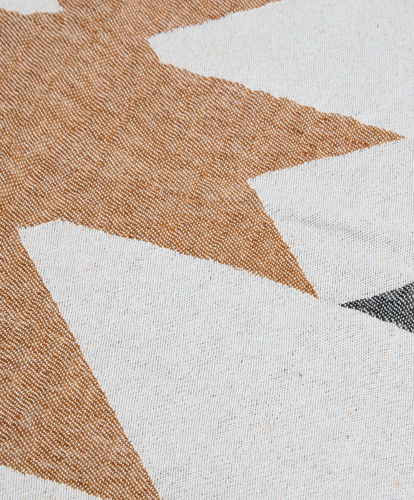 Rocky Peaks Throw | Natural