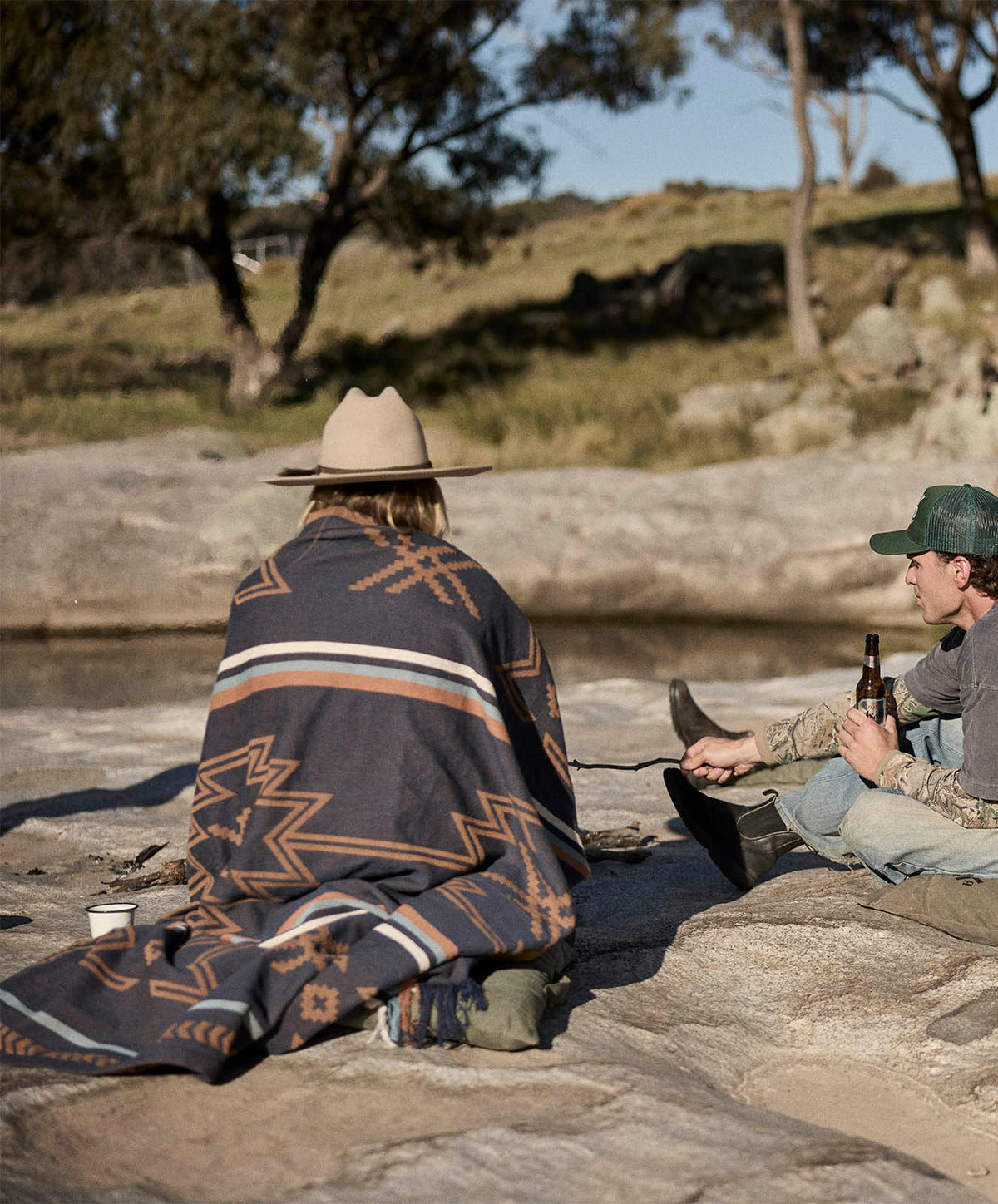 Seeker Travel Throw | Navy/Tan