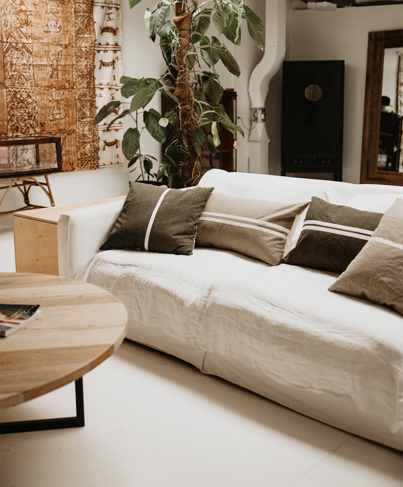 Wanderful Rectangle Cushion | Dark Shadow
