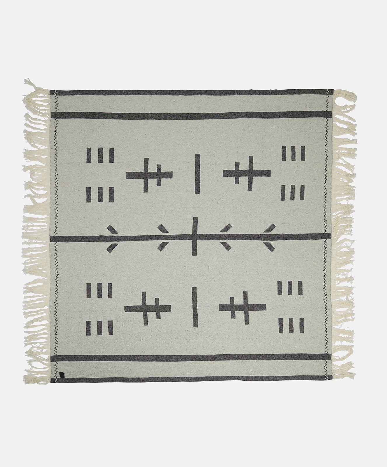 United Commune Throw | Black/Oats